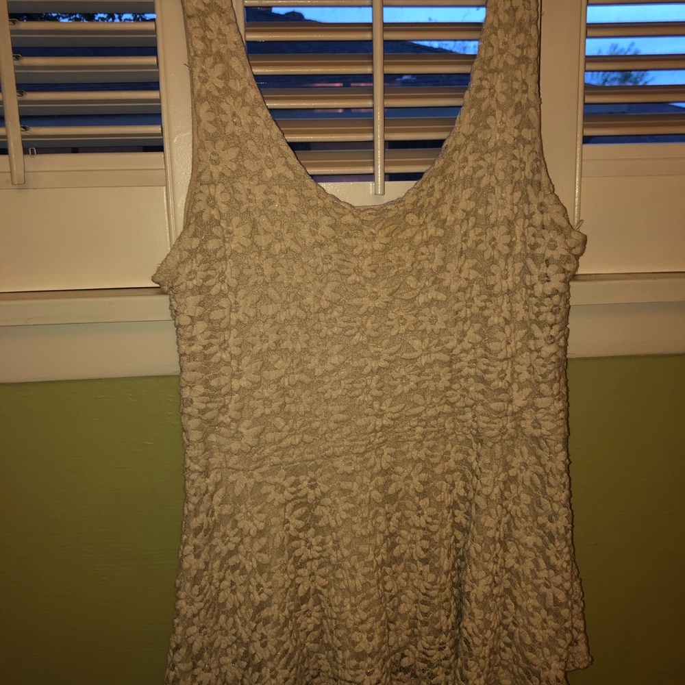 Cream flowered top - Picture 2 of 4